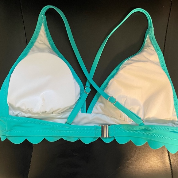 Teal and floral scalloped bikini from Cupshe - Picture 4 of 8